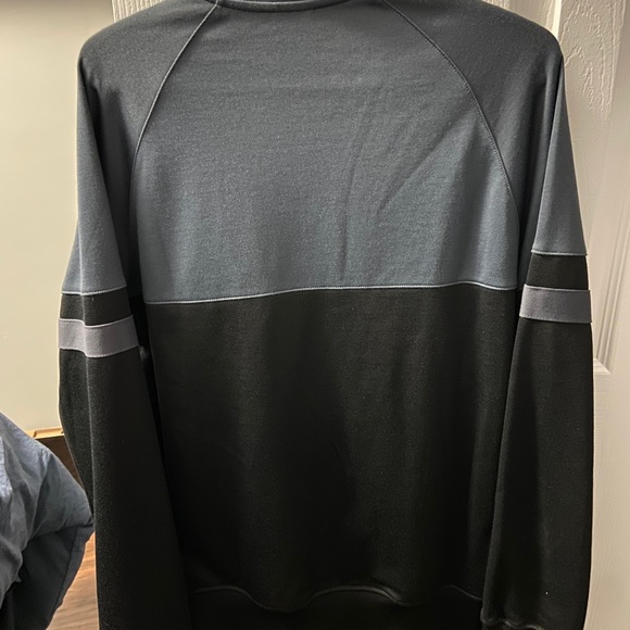 October’s Very Own sweater - Picture 2 of 4